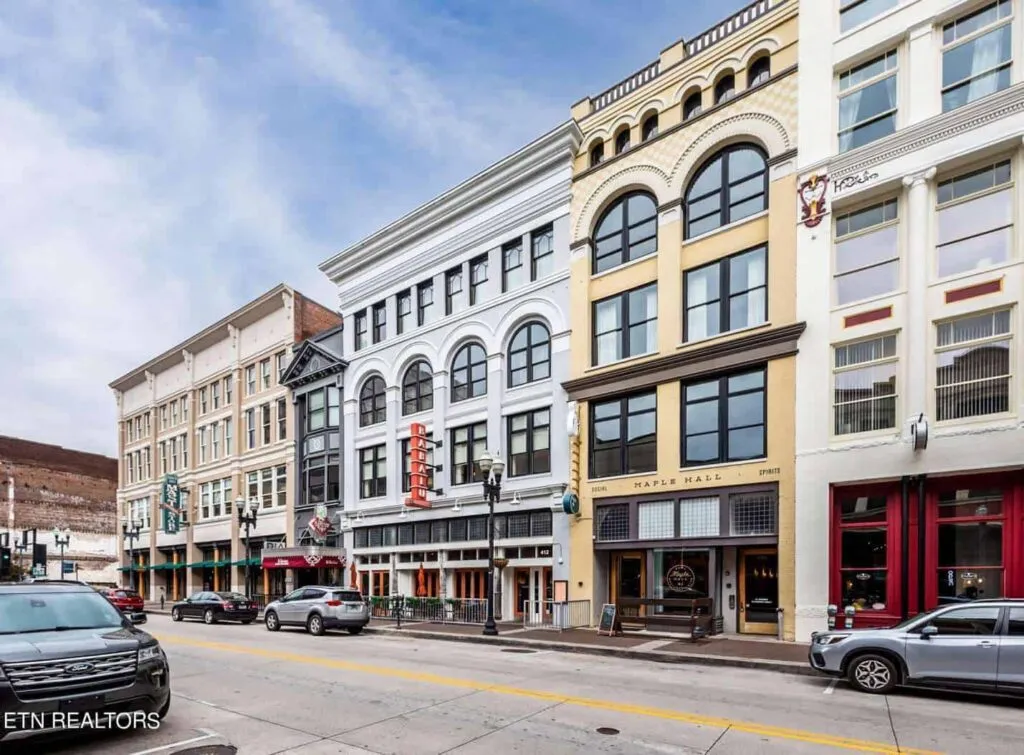 402-S-Gay-St-402-0423435052 402-S-Gay-St-402-0423435052