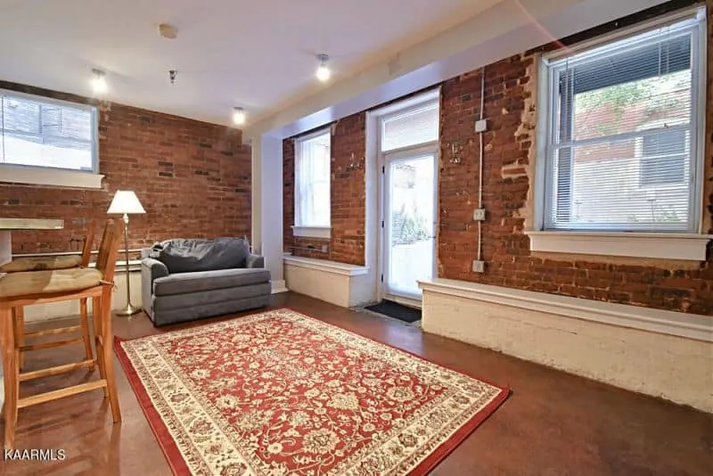 402-W-Church-Ave-35618860025