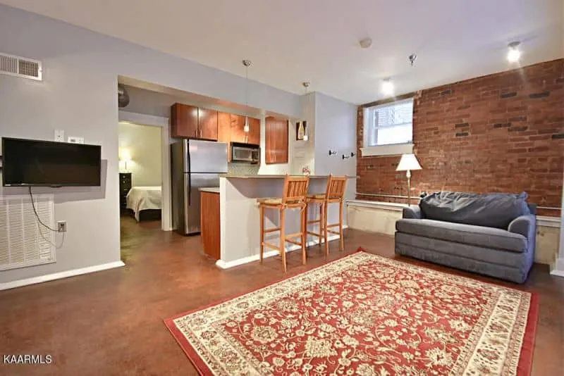 402-W-Church-Ave-35620361475