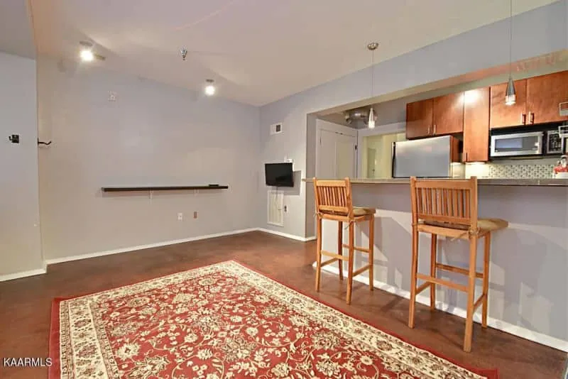 402-W-Church-Ave-35621718753