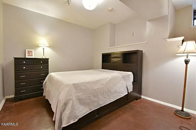 402-W-Church-Ave-35630007057