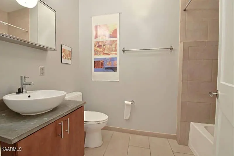 402-W-Church-Ave-35633420382