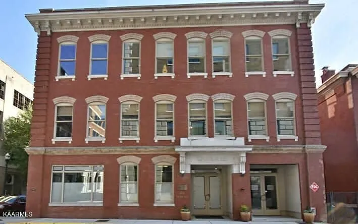 402-W-Church-Ave-40126765282