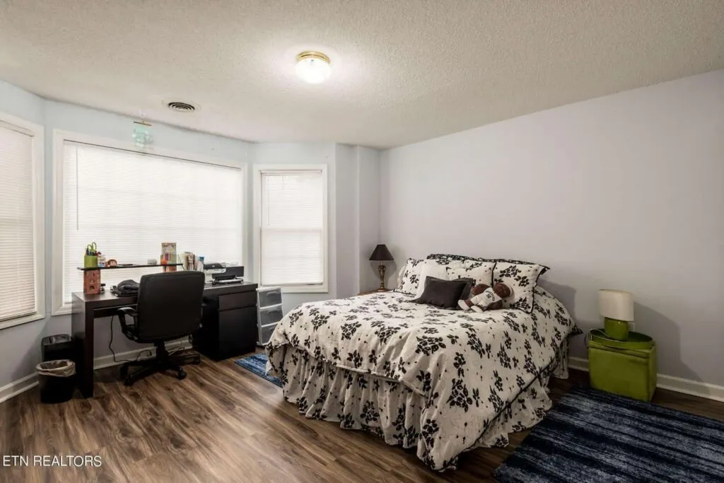512-Riverfront-3917562979 512-Riverfront-3917562979