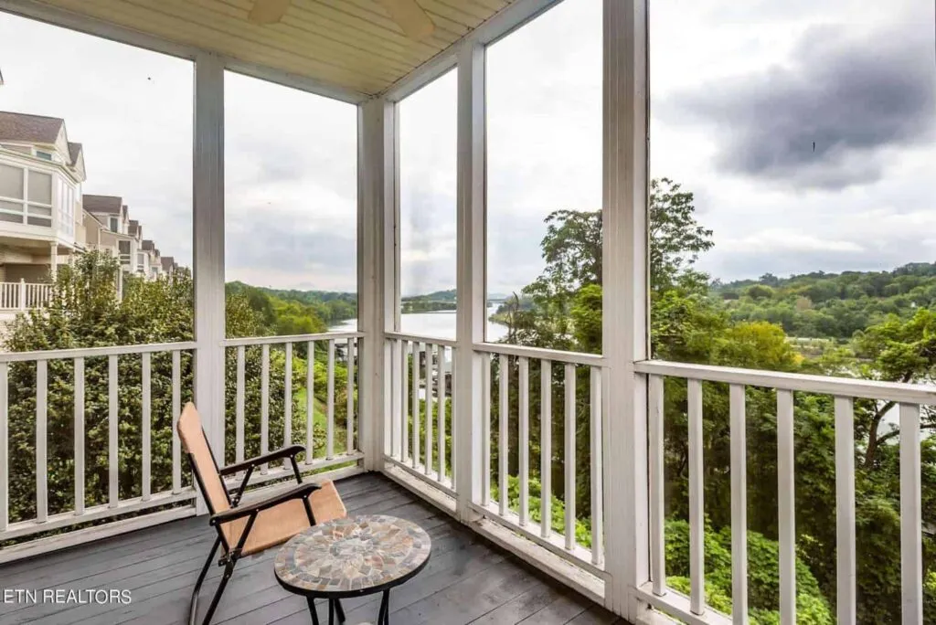 512-Riverfront-3925223232 512-Riverfront-3925223232