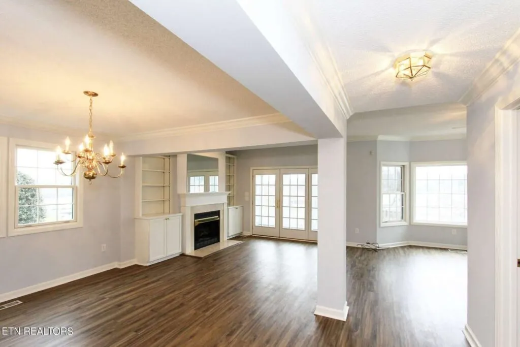 512-Riverfront-4252923945 512-Riverfront-4252923945