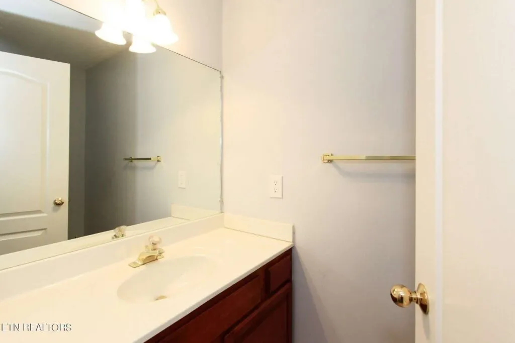512-Riverfront-4316055828 512-Riverfront-4316055828