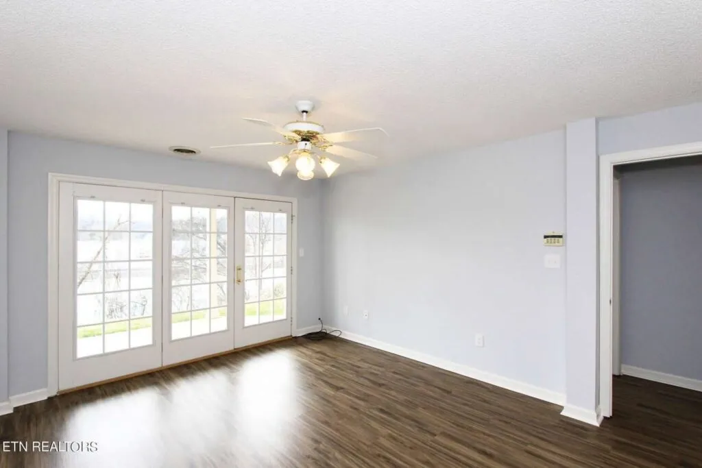 512-Riverfront-4356784846 512-Riverfront-4356784846