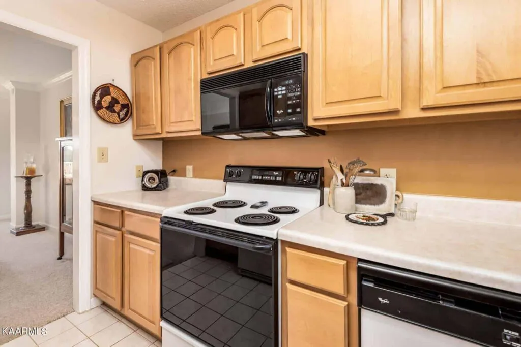 526-Riverfront-Way-2603056263 526-Riverfront-Way-2603056263