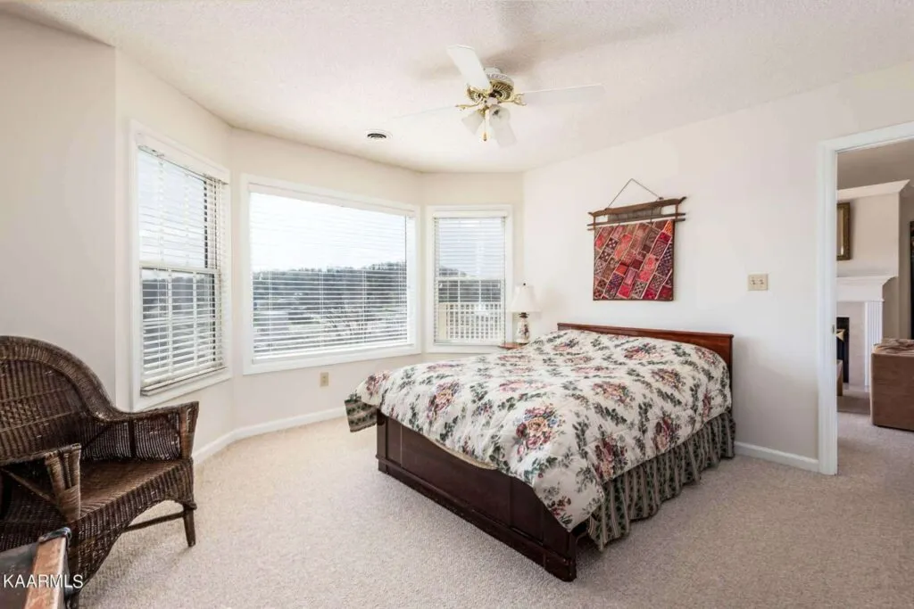 526-Riverfront-Way-2648654015 526-Riverfront-Way-2648654015