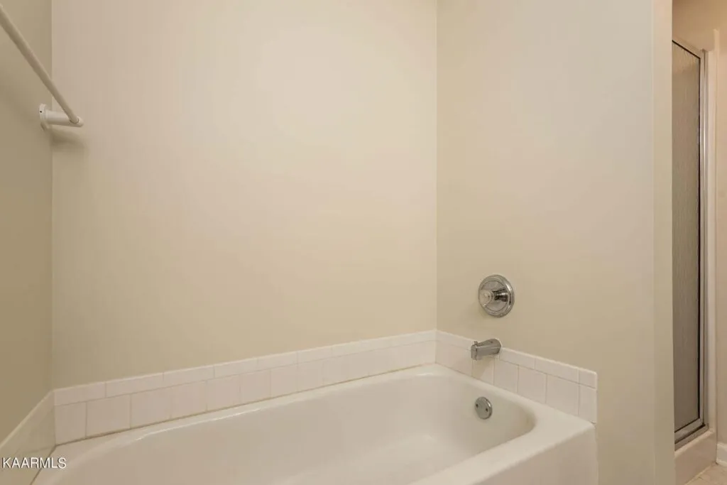 526-Riverfront-Way-2659039931 526-Riverfront-Way-2659039931