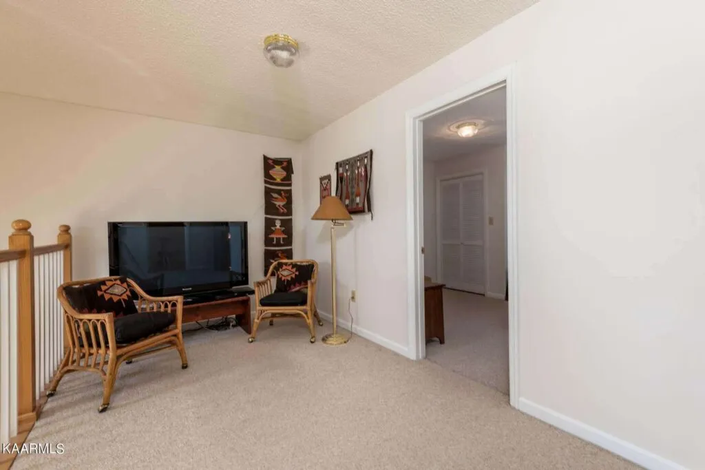 526-Riverfront-Way-2928930363 526-Riverfront-Way-2928930363