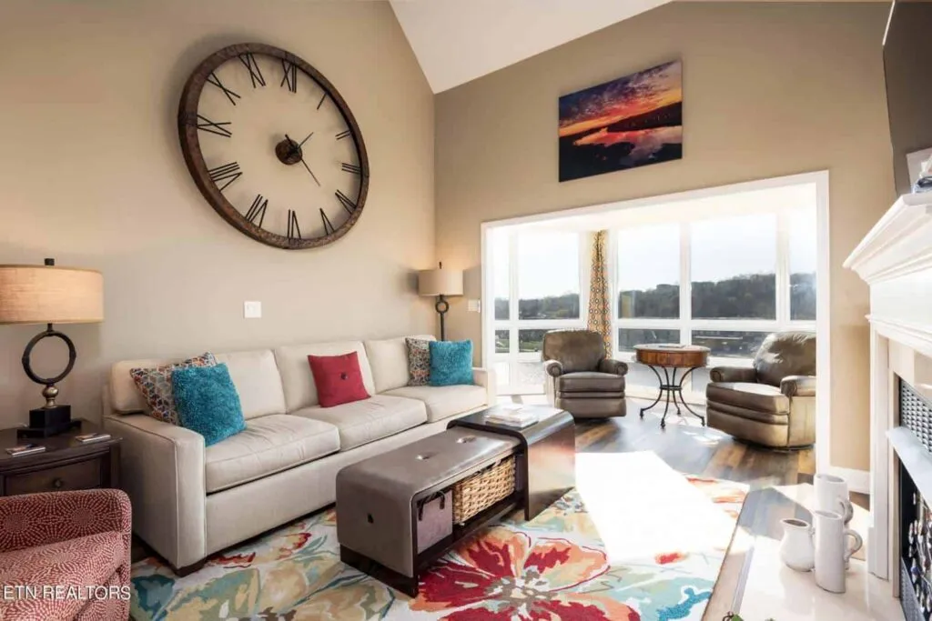 550-Riverfront-182247971778 550-Riverfront-182247971778