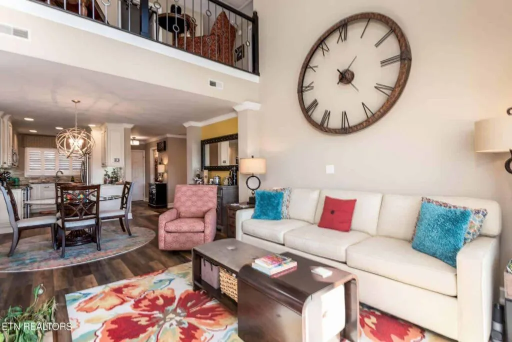550-Riverfront-182253224876 550-Riverfront-182253224876