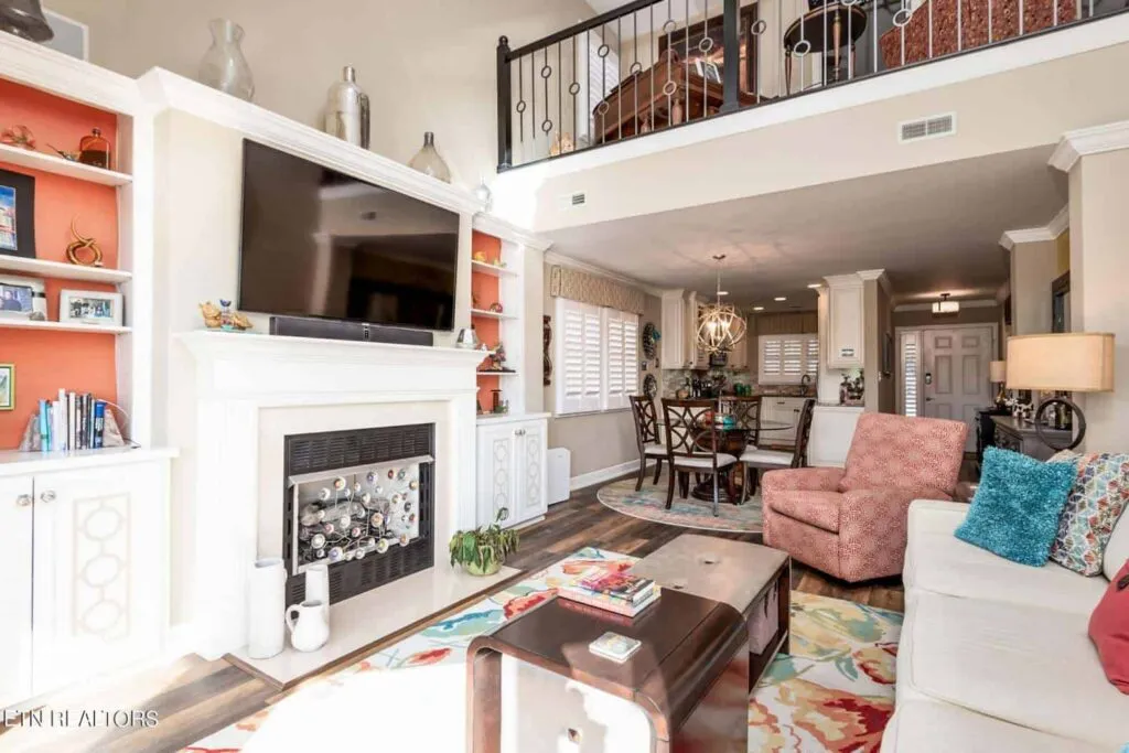 550-Riverfront-182256044246 550-Riverfront-182256044246