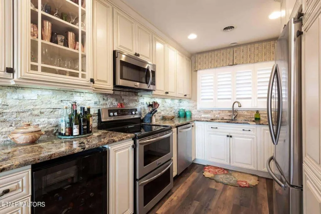 550-Riverfront-182259215072 550-Riverfront-182259215072