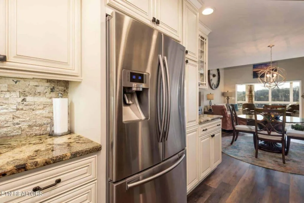 550-Riverfront-182305092321 550-Riverfront-182305092321