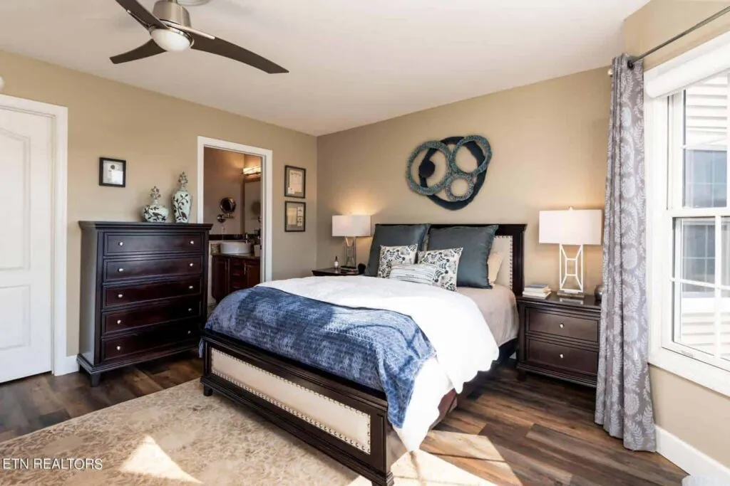 550-Riverfront-182313397430 550-Riverfront-182313397430