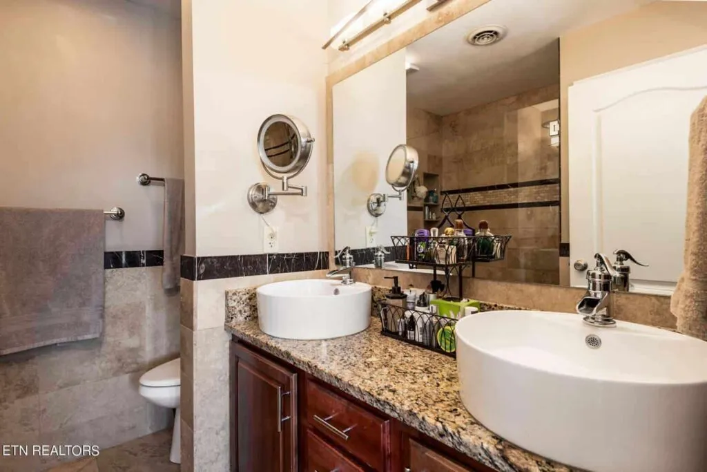 550-Riverfront-182316071764 550-Riverfront-182316071764