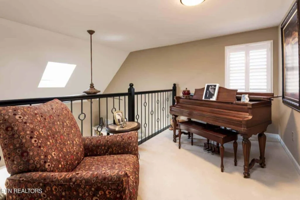 550-Riverfront-182325419381 550-Riverfront-182325419381