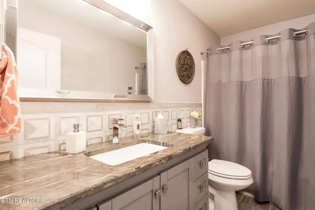 550-Riverfront-182330653157 550-Riverfront-182330653157