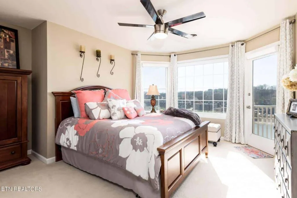 550-Riverfront-182333341737 550-Riverfront-182333341737