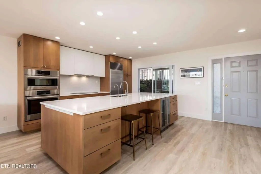 556-Riverfront-225441273 556-Riverfront-225441273