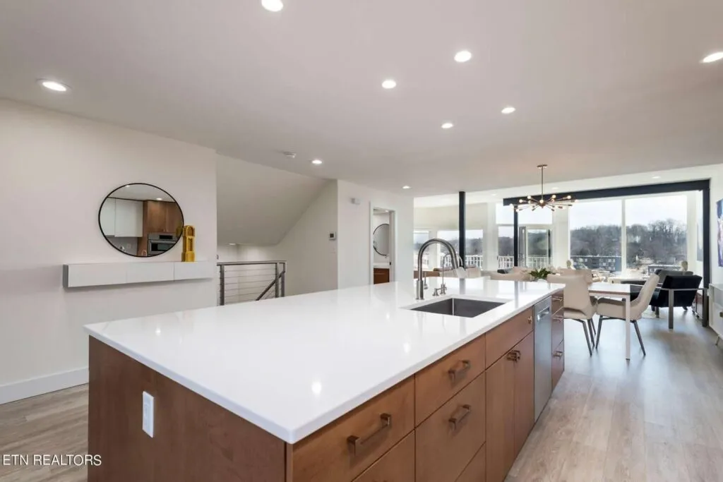 556-Riverfront-230468987 556-Riverfront-230468987