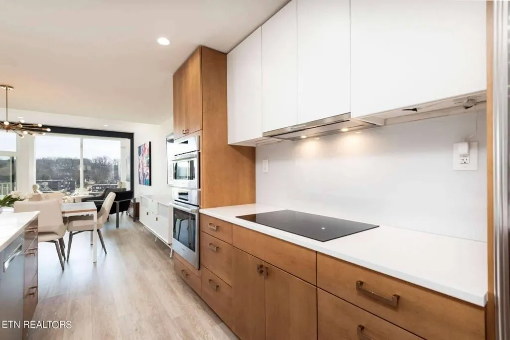 556-Riverfront-233013672 556-Riverfront-233013672