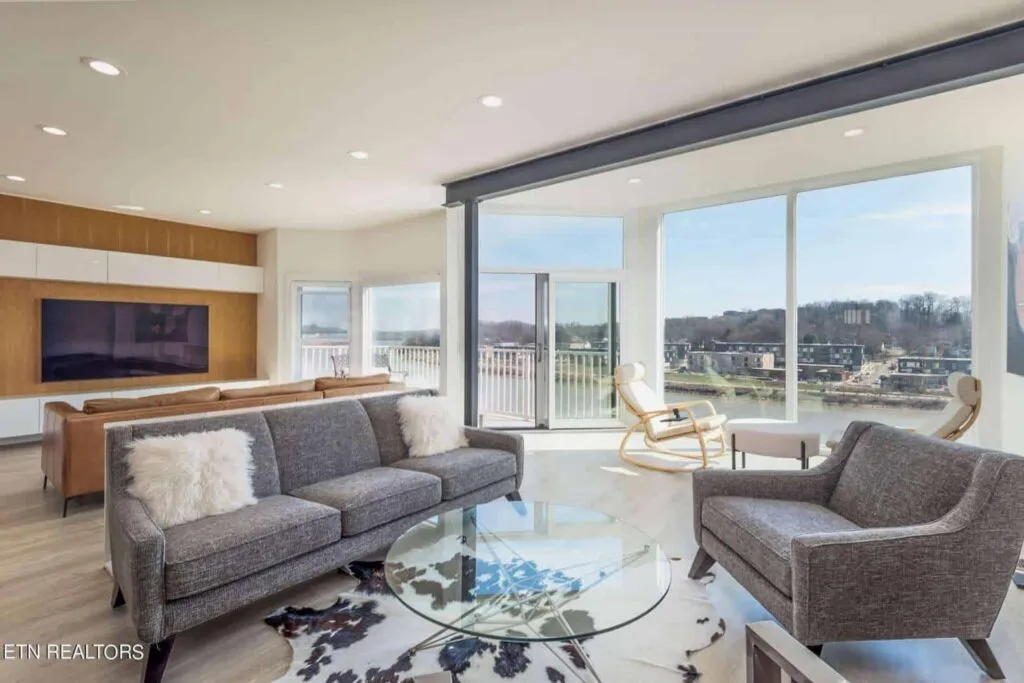 556-Riverfront-246673570 556-Riverfront-246673570