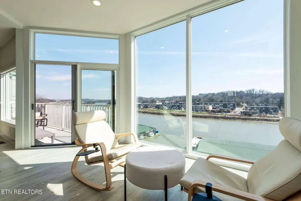 556-Riverfront-257585323 556-Riverfront-257585323