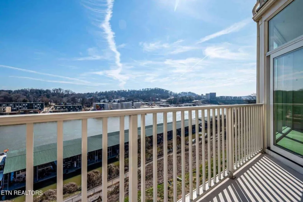 556-Riverfront-303814919 556-Riverfront-303814919