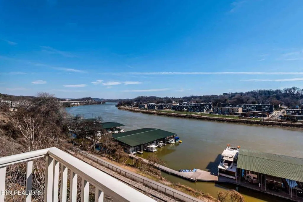 556-Riverfront-306820146 556-Riverfront-306820146