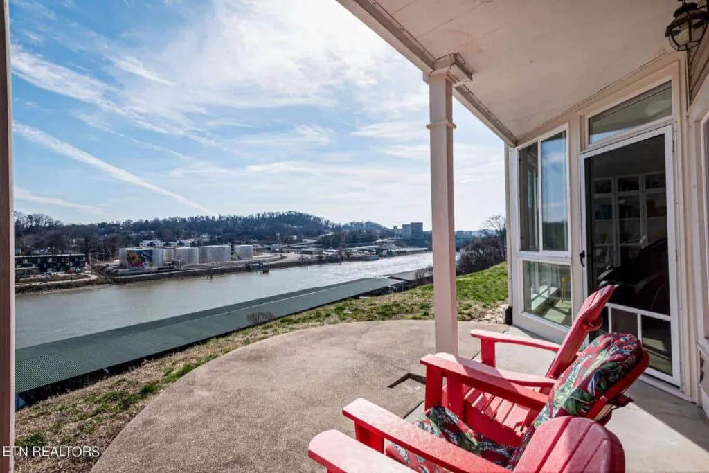 556-Riverfront-337578601 556-Riverfront-337578601