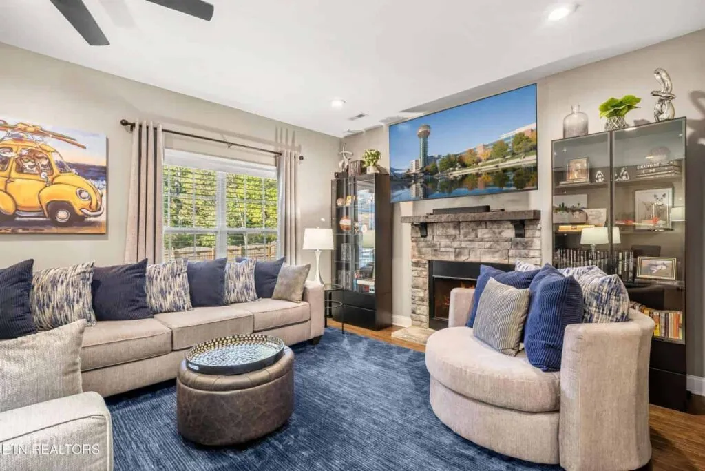 Albatross-Lane-11757880366