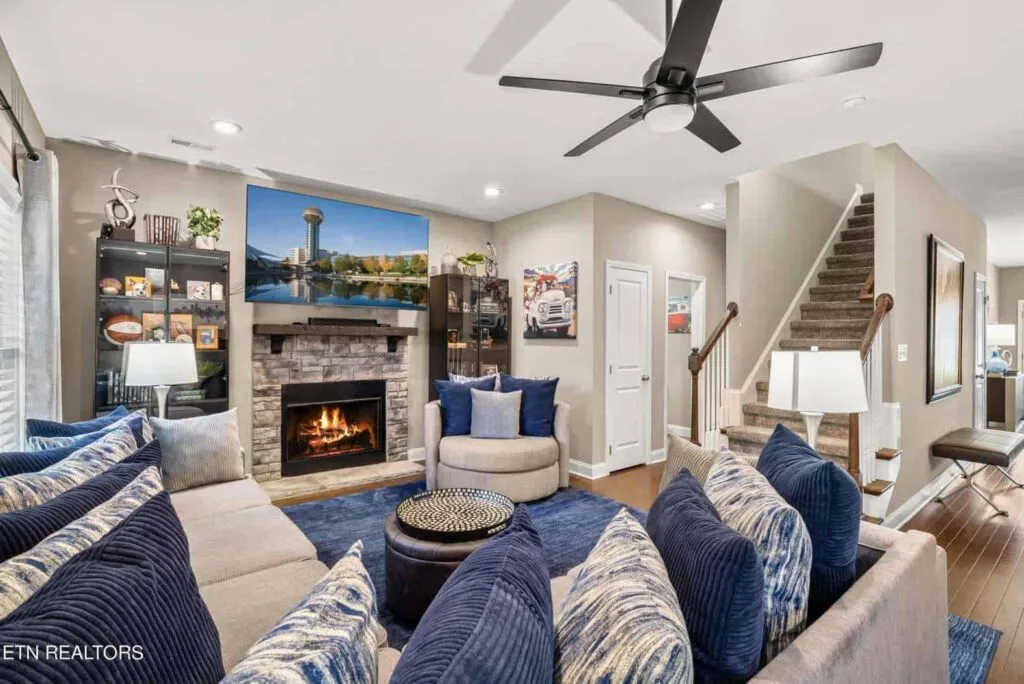 Albatross-Lane-12047205832