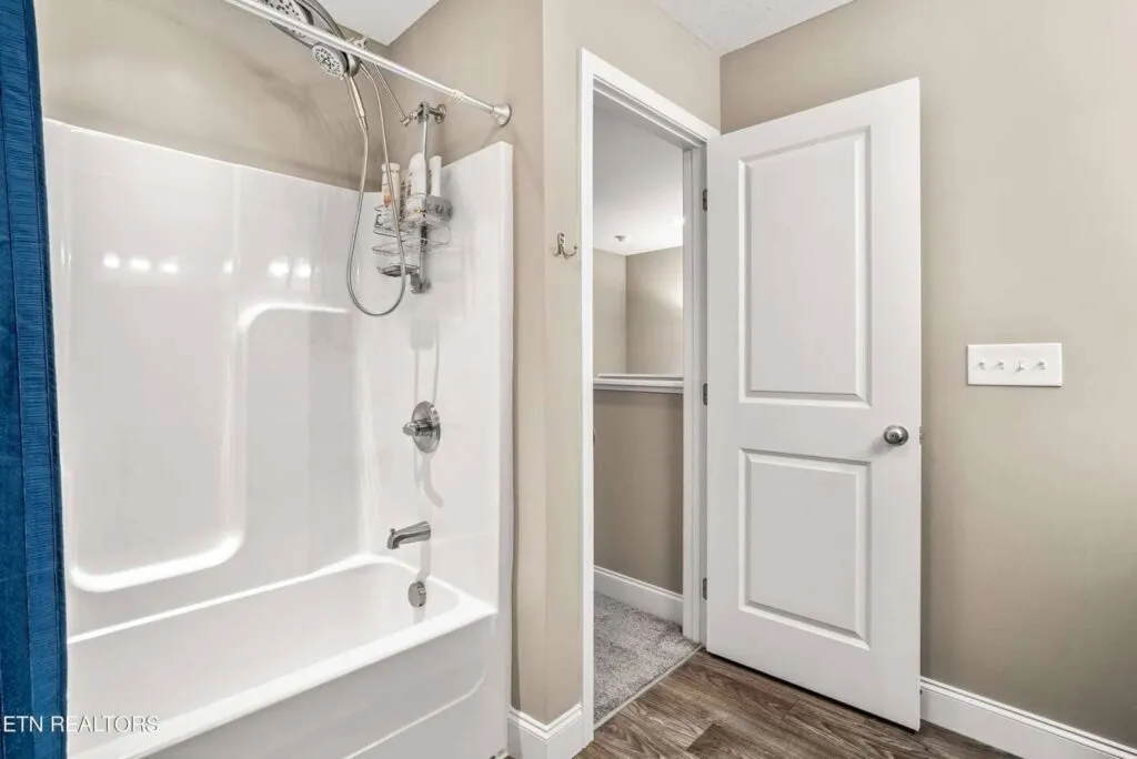 Albatross-Lane-12447290736