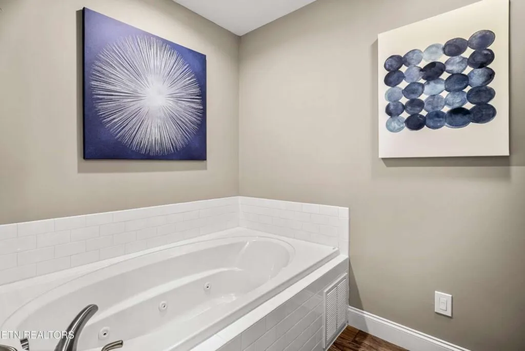 Albatross-Lane-13504053580