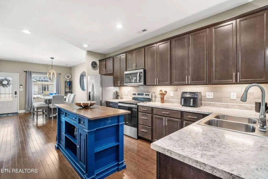 Albatross-Lane-14304699671