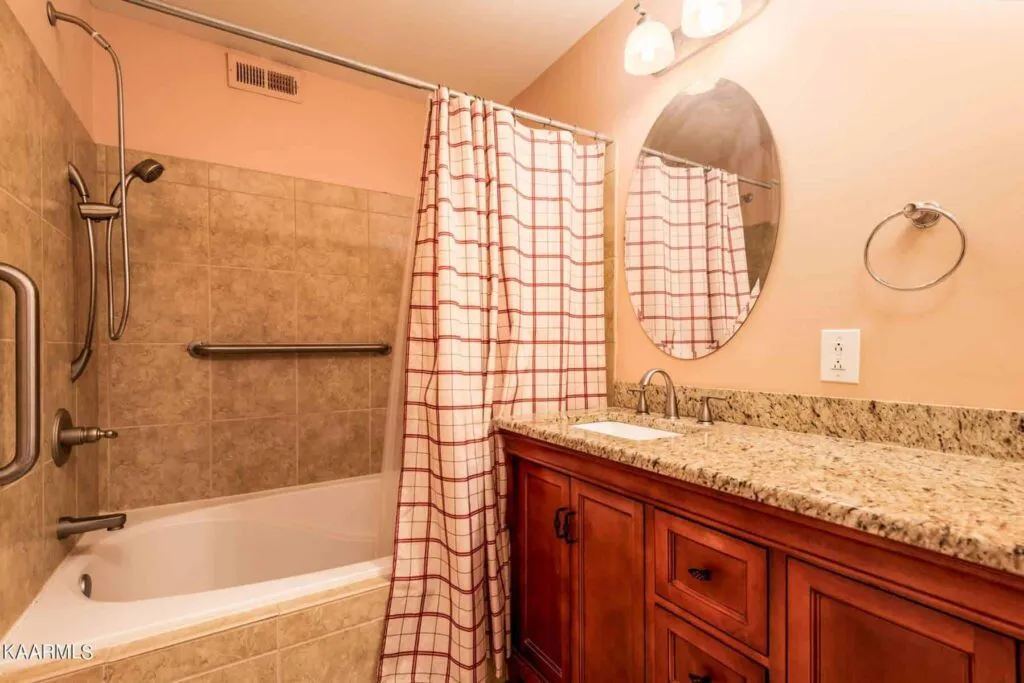 Candy-Factory-Lofts-305-133222236007