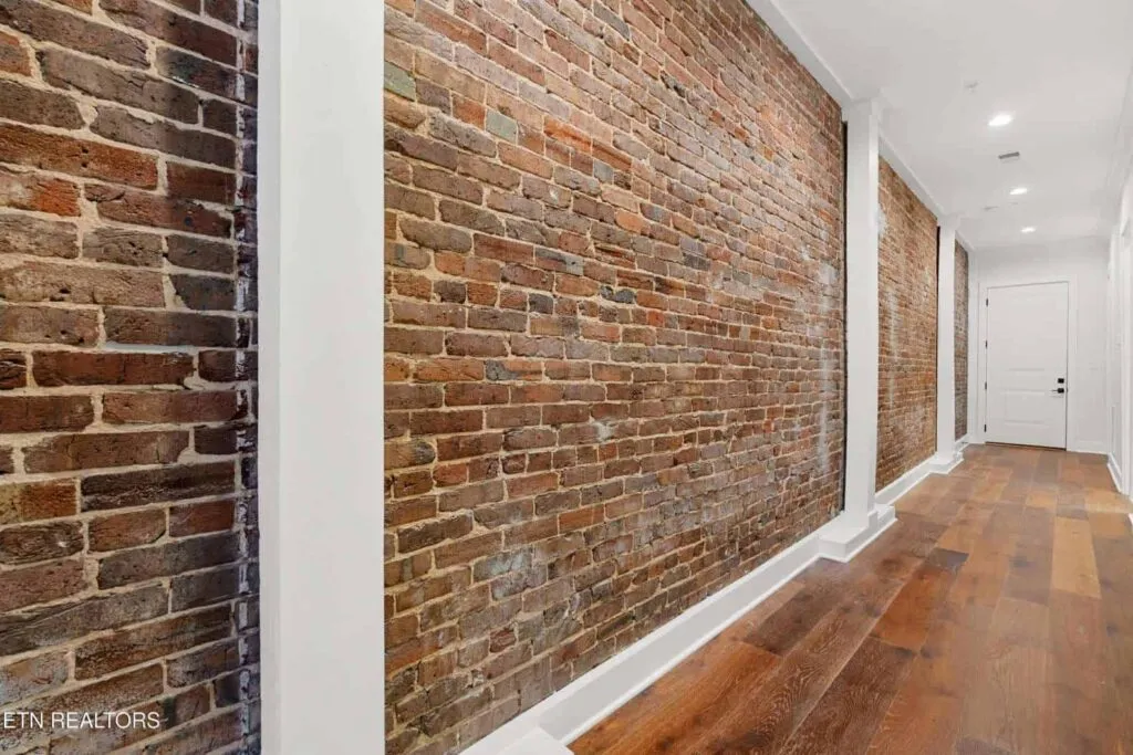 Century-204-128558004 Century-204-128558004