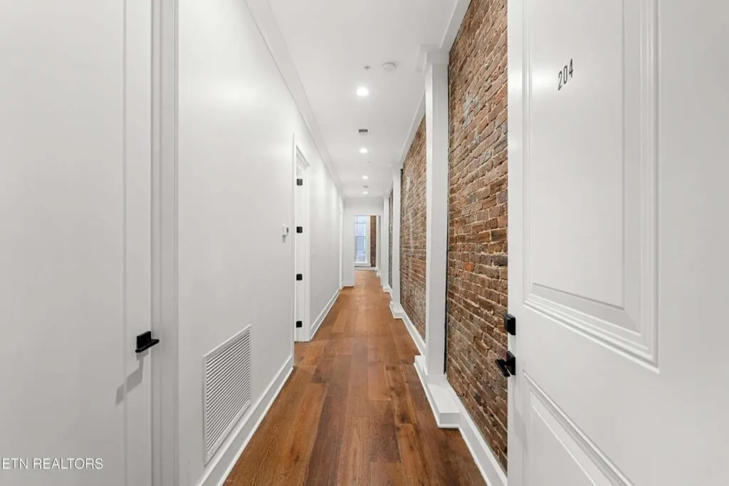 Century-204-526717089 Century-204-526717089