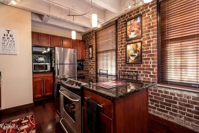 Crown-Court-Condominiums-338971252 Crown-Court-Condominiums-338971252