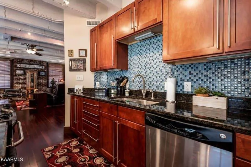 Crown-Court-Condominiums-346601162 Crown-Court-Condominiums-346601162