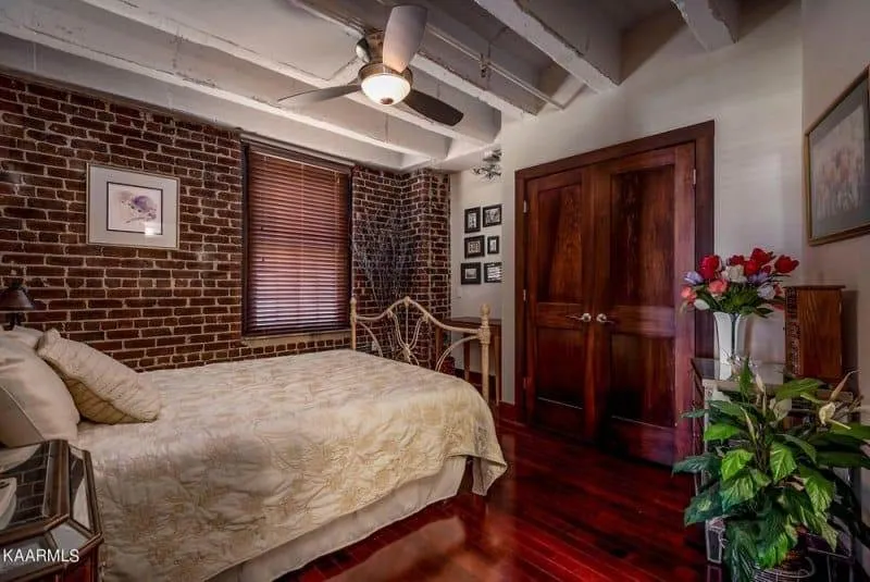 Crown-Court-Condominiums-351887484 Crown-Court-Condominiums-351887484