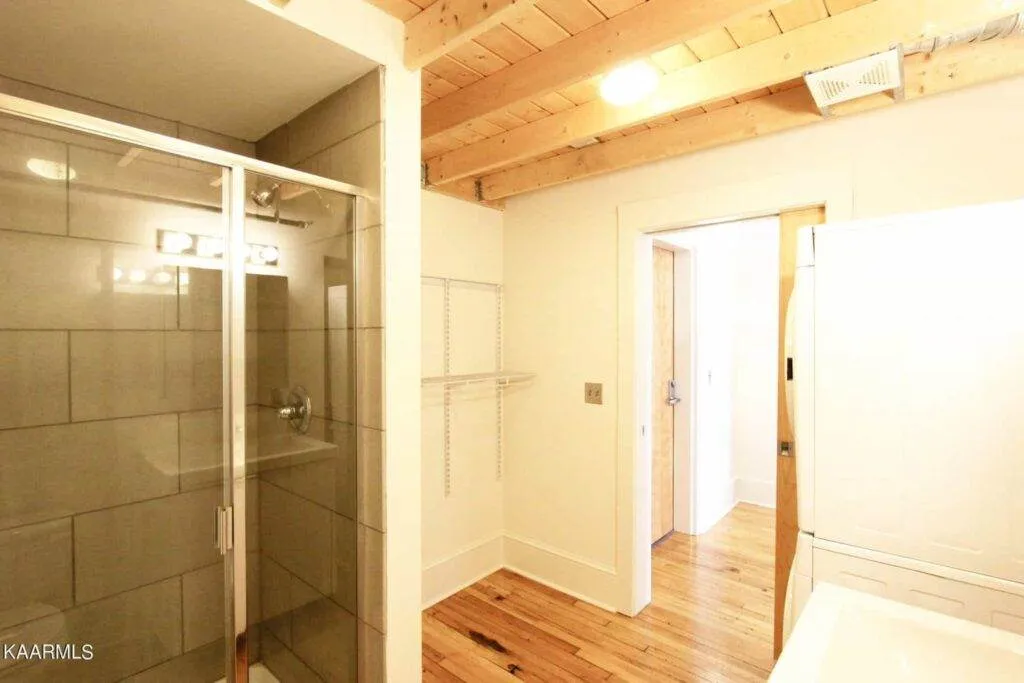 Daylight-Building-112-31144542871052