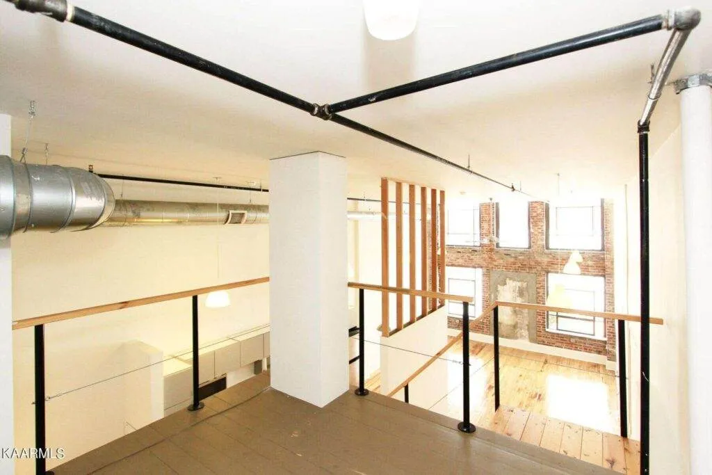 Daylight-Building-112-31144610935563