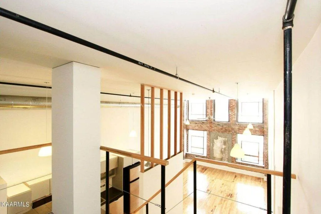 Daylight-Building-112-31144613349273