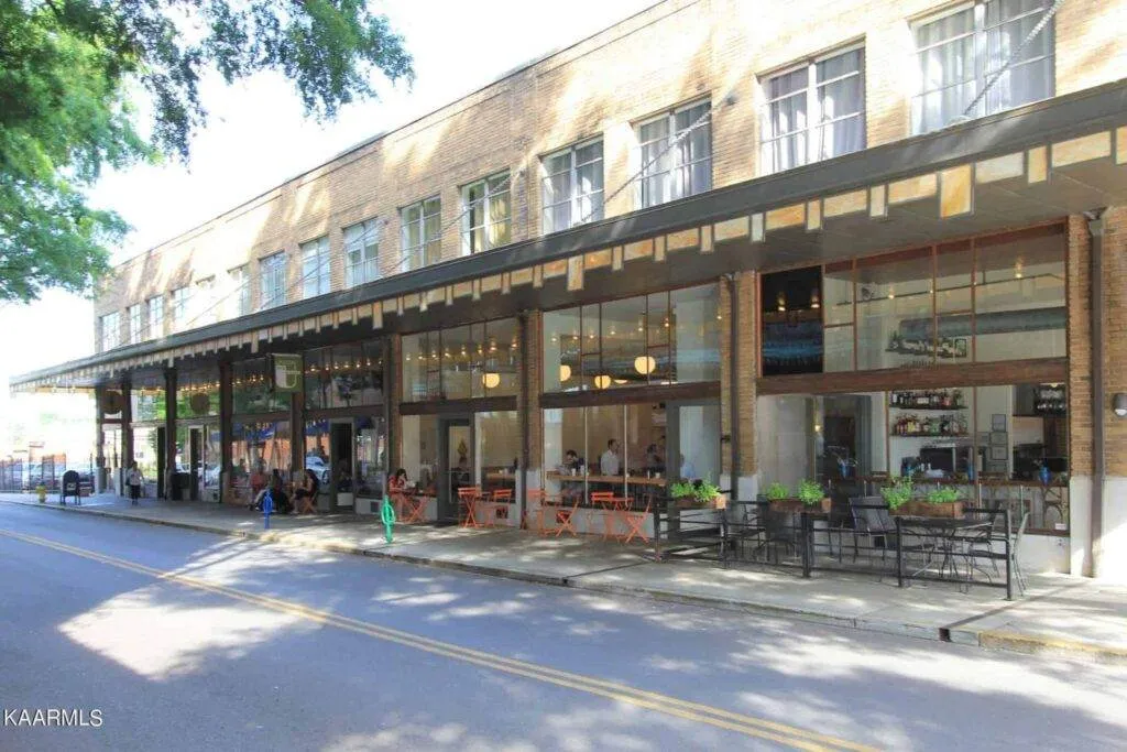 Daylight-Building-112-31144618473622