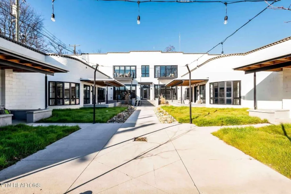 Fairmont-Flats-106-543508846